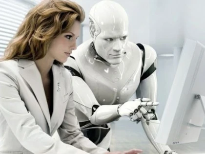 O companie de asigurări înlocuieşte oamenii cu roboţii