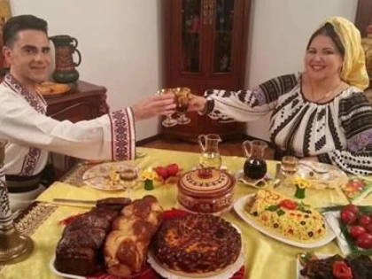 O CUNOSCUTA INTERPRETA DE MUZICA POPULARA ISI MICSOREAZA STOMACUL