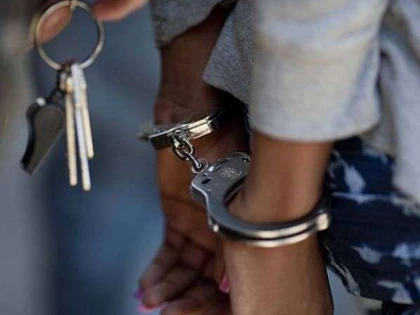 O femeie de 59 de ani, urmărită general, depistată de poliția de frontieră