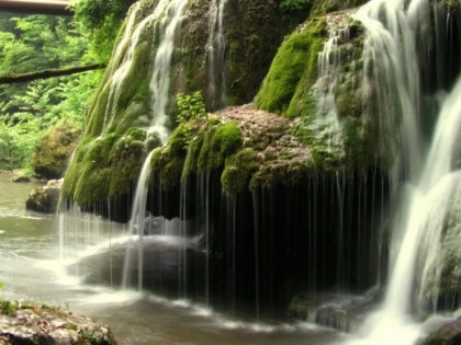 O FEMEIE DIN ARAD A FOST JEFUITĂ LA CASCADA BIGĂR