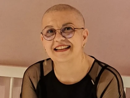 O femeie din Arad, bolnavă de cancer, cere sprijin pentru a continua tratamentul și pentru a ajuta alți pacienți