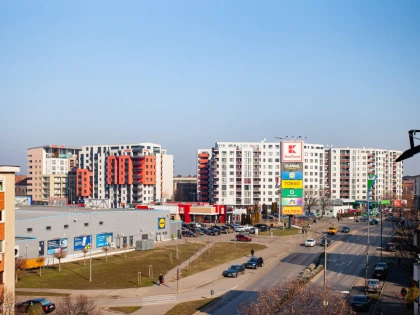 O femeie din Timiș a vrut să se arunce de pe un bloc din municipiul Arad