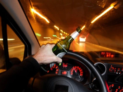 O femeie din Zădăreni a fost prinsă conducând cu o alcoolemie de 1,80