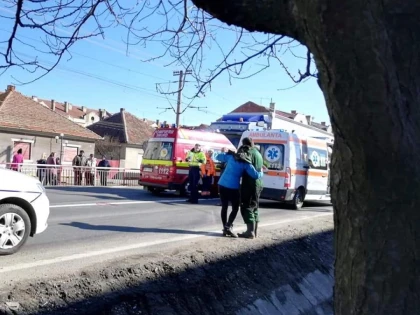 O femeie însărcinată a fost accidentată mortal pe o trecere de pietoni din Vladimirescu