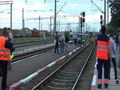 O fetiță de 8 ani a fost spulberată de tren, în vestul țării