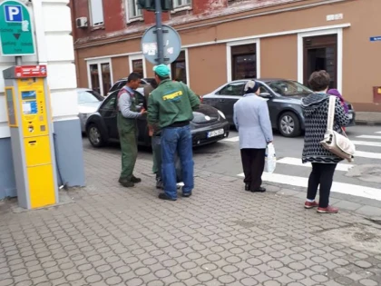 O firmă din Timişoara strânge gratis gunoiul din Arad. Ce înţelegeri aveţi, domnule Falcă?