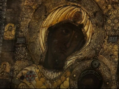 O icoană adusă de la Athos a lăcrimat într-o biserică din Sibiu
