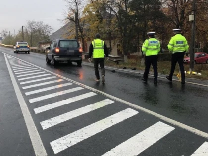 O minoră a fost accidentată pe trecerea de pietoni, la Odvoș, pe DN7