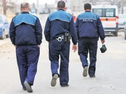 O MINORA A FOST VIOLATA DE DOI POLITISTI. FATA ERA DATA IN URMARIRE NATIONALA