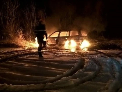 O noapte de foc pentru pompierii arădeni! Trei locuințe și un autoturism, în flăcări