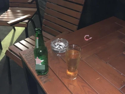 O nouă petrecere spartă de polițiștii locali pe ștrand. Petrecăreții l-au lăsat cu ochii în soare pe patron
