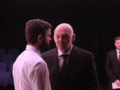O nouă reprezentație a spectacolului ”Bull”, la teatrul arădean