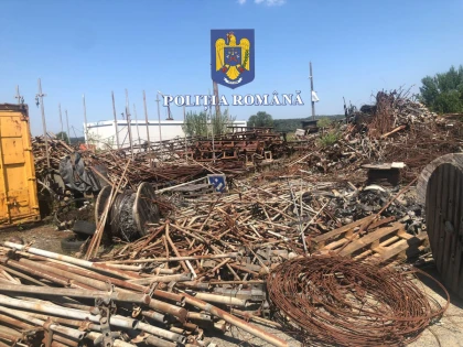 O sută de tone de deșeuri au fost descoperite la o societate comercială din Vărădia de Mureș