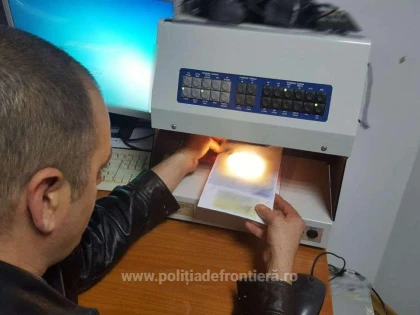 O tânără din Guineea a încercat să treacă frontiera cu un document francez