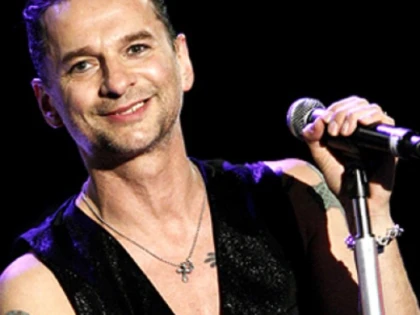 O veste tristă pentru fanii Depeche Mode. Solistul trupei a fost spitalizat