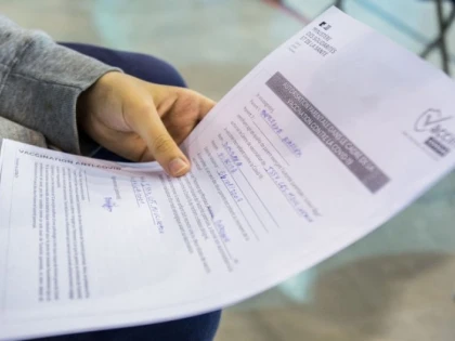 Oameni cu certificate de vaccinare false, în stare gravă la spital infectați cu COVID la Timișoara