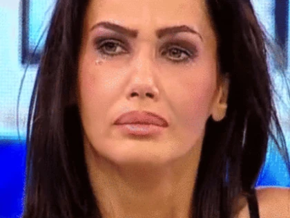 OANA ZAVORANU E DISTRUSA FINANCIAR! SE DA PLINA DE BANI, DAR ARE DATORII LA TOATA LUMEA!