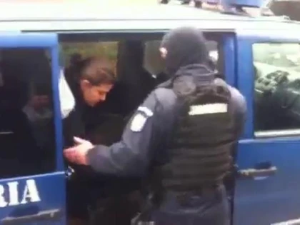 Octogenar din Arad, prădat de două femei chiar în locuința acestuia
