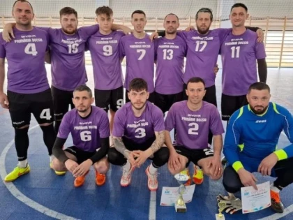 Olimpia Bocsig este noua campioană județeană la futsal, Șeitinul a pasat trofeul!