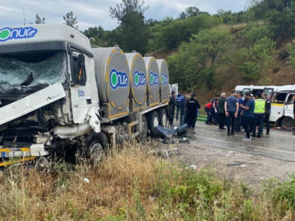 Opt morți și zece răniți într-un accident în Turcia