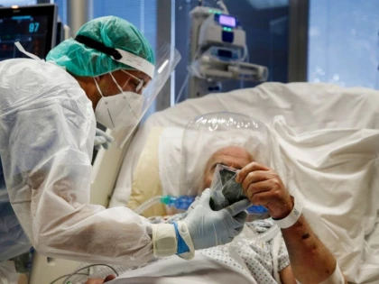 Opt pacienți COVID au rămas fără oxigen, după ce tirul de terapie intensivă s-a stricat