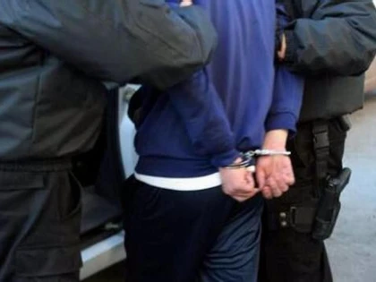 Opt persoane au fost reținute, în urma perchezițiilor de miercuri