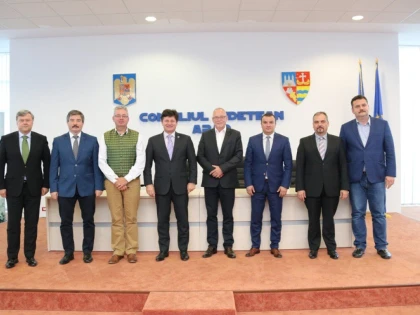 Opt președinți de Consilii Județene, din România și Ungaria, la Arad
