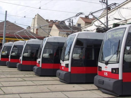 Oradea cumpără tramvaie cu bani europeni. Primăria Arad face împrumuturi