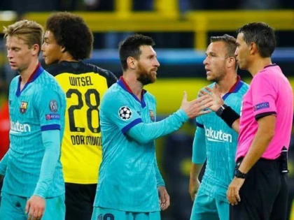 Ovidiu Haţegan a dictat un penalty, în Dortmund - Barcelona