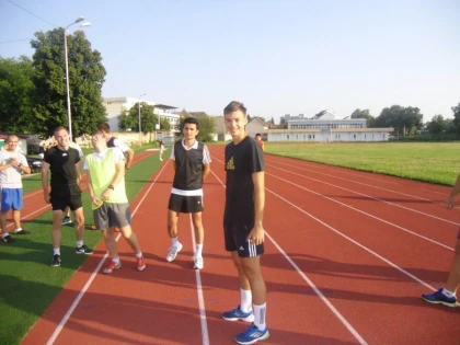 OVIDIU HATEGAN, UN MOEDL PENTRU CATIVA TINERI ARBITRI ARADENI