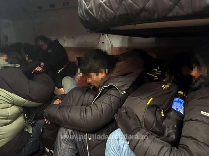 P.T.F. Nădlac: 20 de refugiați au încercat să treacă ilegal frontiera în Ungaria, ascunși printre piese auto