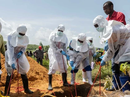 Pacienți cu Ebola au fugit din spitale după atacuri asupra medicilor în Congo