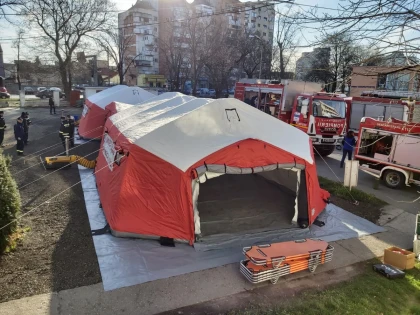 Pacienții vor fi triați în curtea Spitalului Județean! Au fost amenajate corturi speciale