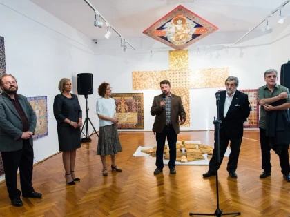Până când puteți vizita expoziția ”Lumină și Har” a lui Silviu Oravitzan