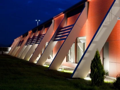 Pantofi Louis Vuitton "made in France", făcuți la Cisnădie într-o fabrică ținută secret