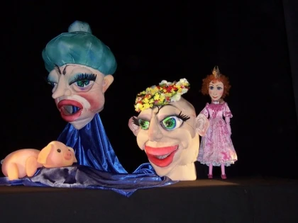 Păpușarii călători. Trupa Marionete a Teatrului arădean, prezentă în trei festivaluri internaționale