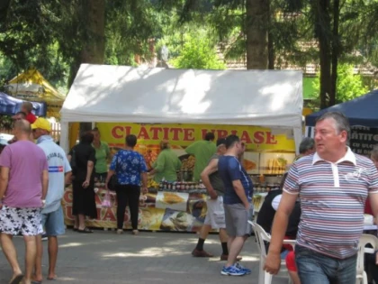 Parada Clătitelor umple staţiunea Moneasa