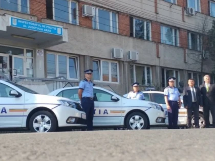 Parcul auto al IPJ Arad s-a înnoit cu 12 autospeciale noi
