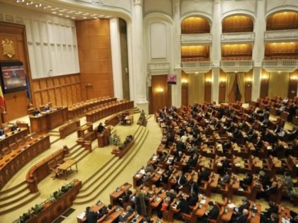 PARLAMENTARI CU MANDATE MULTE SI REALIZARI PUTINE. VEZI CATEVA EXEMPLE