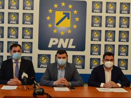 Parlamentarii PNL Arad: „Bugetul cuprinde investiții care permit relansarea economiei"