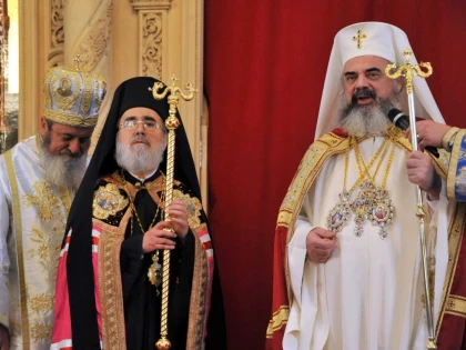 Patriarhul îl felicită pe Arhiepiscopul Timotei al Aradului la aniversarea de 85 de ani