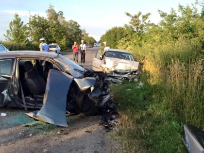 PATRU RANITI IN URMA UNUI ACCIDENT PE DRUMUL ARAD-HORIA