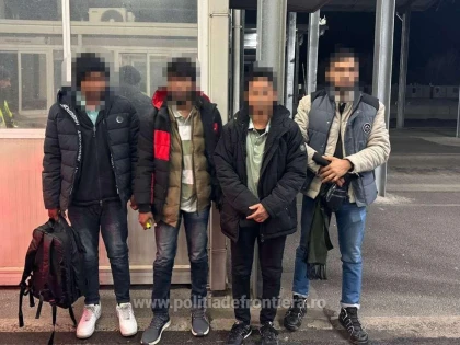 Patru refugiați, fără drept de a călători în spațiul Schengen, depistați de polițiștii de frontieră arădeni