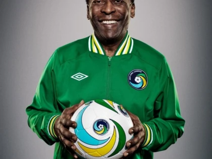 PELE, MIRE LA 75 DE ANI