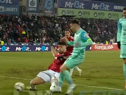 Penalty clar refuzat UTA-ei la Galați. Decizie care poate costa play-off-ul