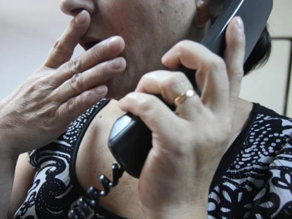 Pensionari păcăliți cu mesaje false în numele Casei de Pensii. Nu răspundeți acestor cereri!