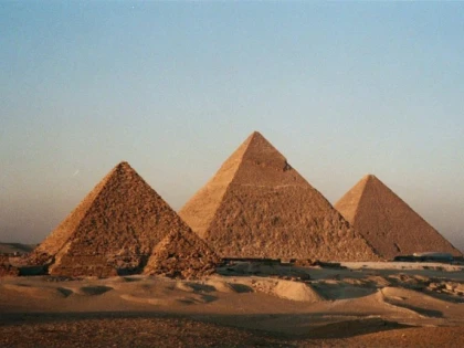 Pentru prima oară din 1965, Egiptul permite accesul turiștilor în două piramide