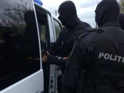 PERCHEZITIE A PROCURORILOR DNA LA DOMICILIUL UNUI ANGAJAT AL PENITENCIARULUI DIN DROBETA TURNU SEVERIN