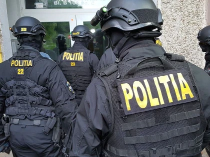 Percheziții DGA în Arad. Este vizat un bărbat care a primit mii de euro pentru angajări în Ministerul de Interne