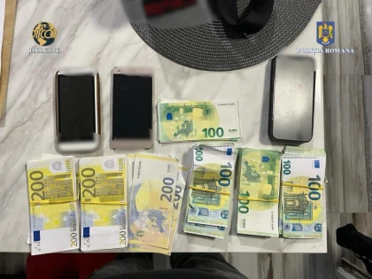 Percheziții DIICOT în Arad. Un bărbat a fost reținut pentru trafic de droguri